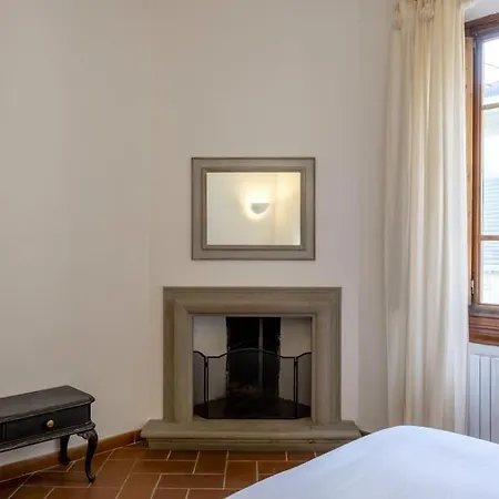 D/t Elegant & Spacious Flat 2' Walk Train Station * Florence