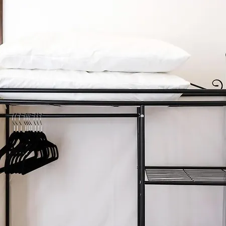 D/t Elegant & Spacious Flat 2' Walk Train Station Florence