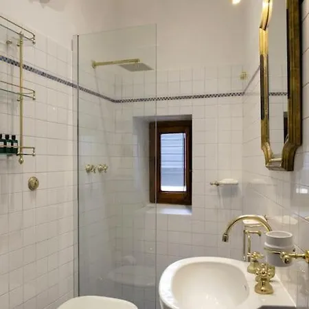 Appartamento D/t Elegant & Spacious Flat 2' Walk Train Station *