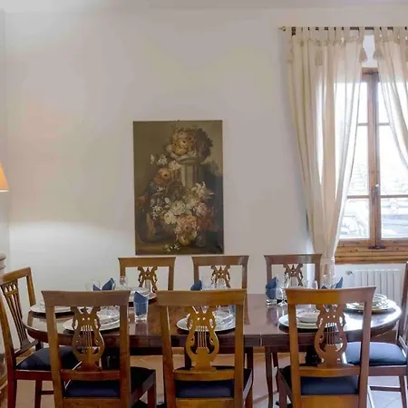 D/t Elegant & Spacious Flat 2' Walk Train Station Florence