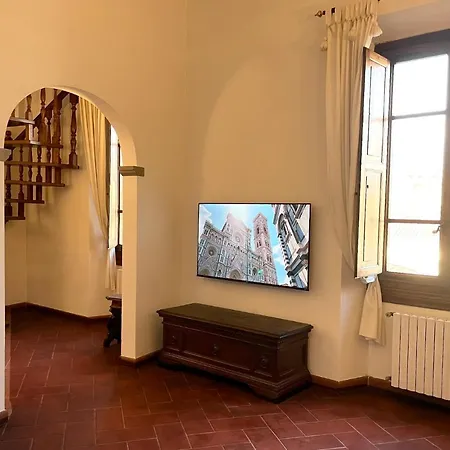 D/t Elegant & Spacious Flat 2' Walk Train Station Apartment *
