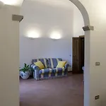 D/t Elegant & Spacious Flat 2' Walk Train Station * Florence