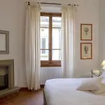 Apartment D/t Elegant & Spacious Flat 2' Walk Train Station Florence