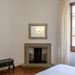 D/t Elegant & Spacious Flat 2' Walk Train Station * Florence
