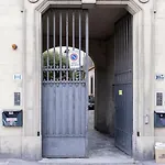 D/t Elegant & Spacious Flat 2' Walk Train Station Apartment Florence