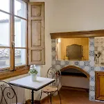 D/t Elegant & Spacious Flat 2' Walk Train Station * Florence