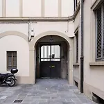 Apartment D/t Elegant & Spacious Flat 2' Walk Train Station Florence