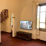 D/t Elegant & Spacious Flat 2' Walk Train Station Apartment *